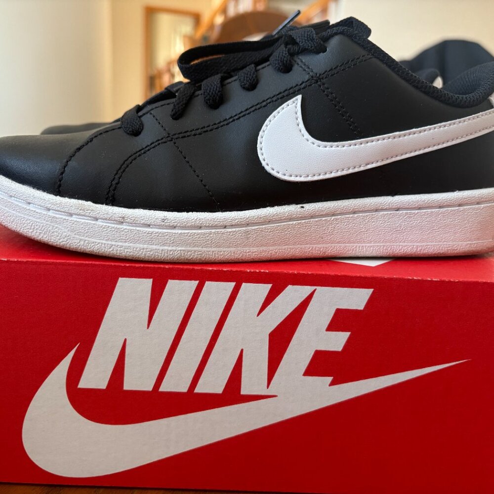 Nike Shoes - Picture 3 of 3